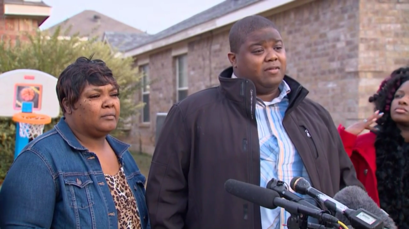 Jacqueline Craig (left) speaking to the press (Facebook screenshot)